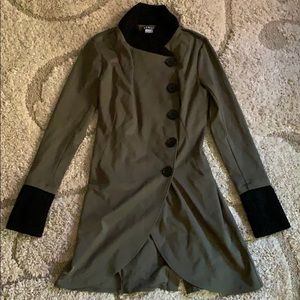 Asymmetrical button jacket